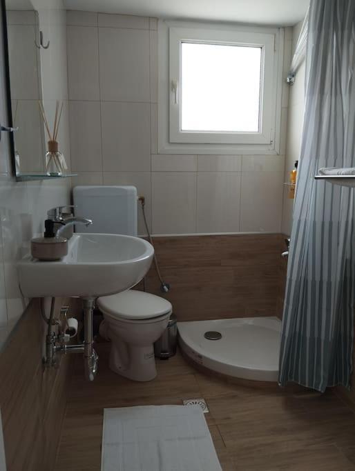 Vicky'S Central Apartment Corinth Zewnętrze zdjęcie